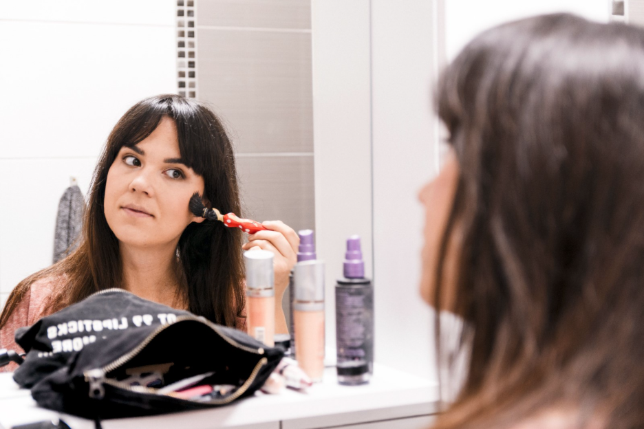 Korean vs. Western Makeup Techniques 
